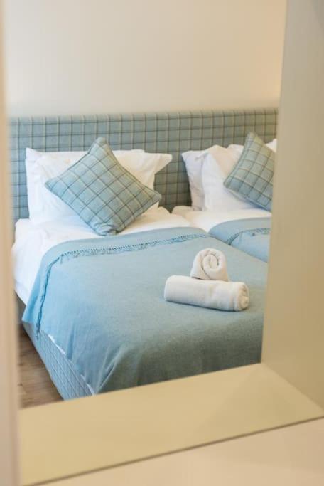 Self Catering , City Centre Apartment With Parking EDI Kültér fotó