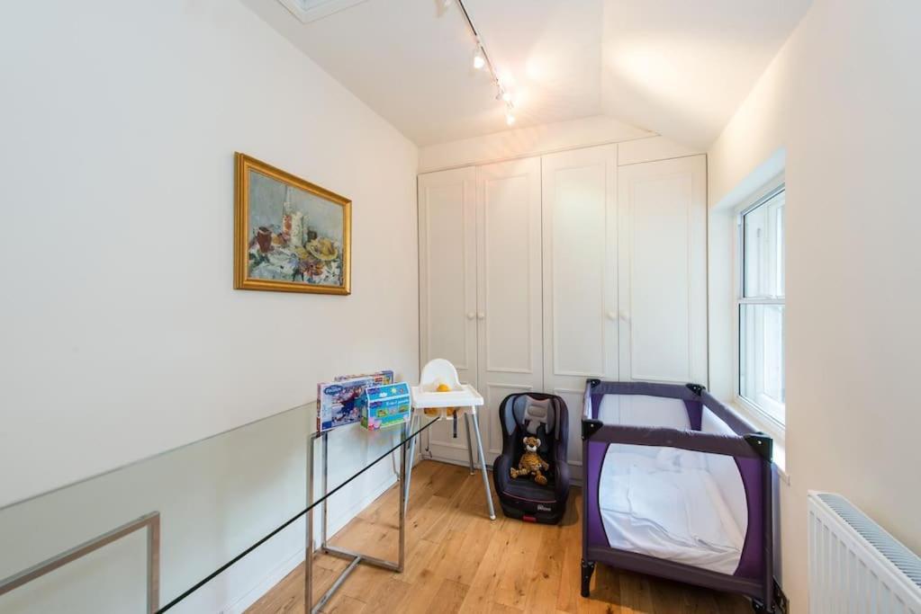 Self Catering , City Centre Apartment With Parking EDI Kültér fotó