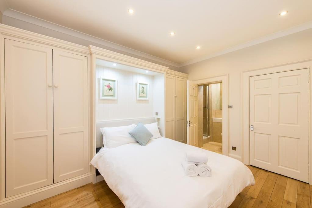 Self Catering , City Centre Apartment With Parking EDI Kültér fotó