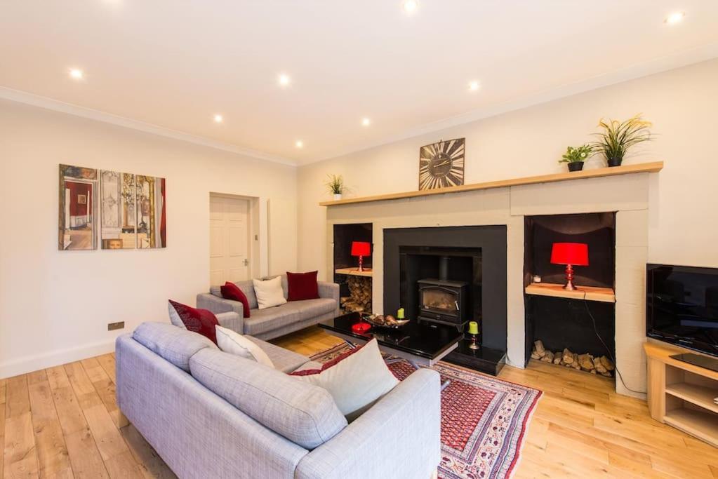 Self Catering , City Centre Apartment With Parking EDI Kültér fotó