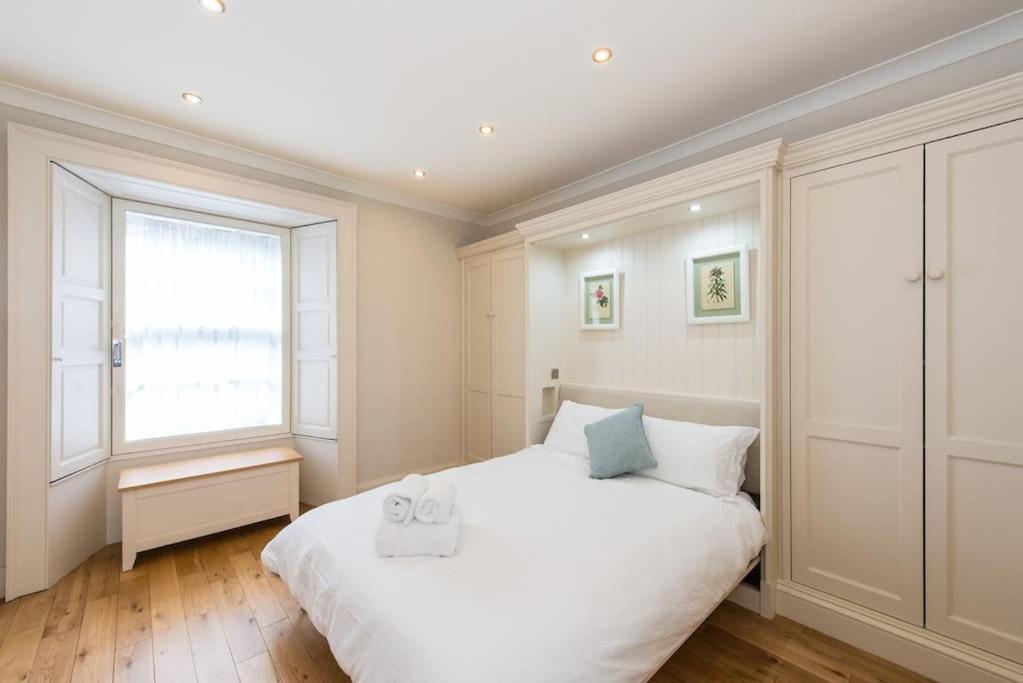 Self Catering , City Centre Apartment With Parking EDI Kültér fotó